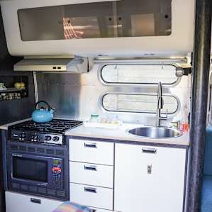 Full kitchen to meet your cooking needs.