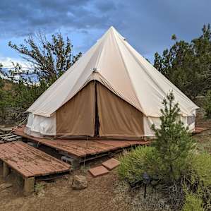 Grand Canyon Glamping Huge Yurt