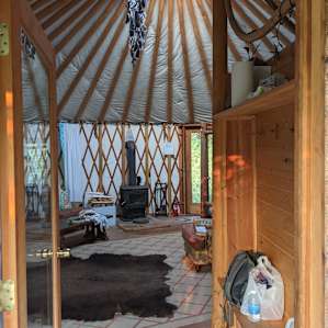 Yurt Glamping & Breakfast