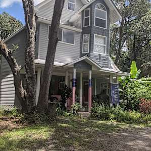 This quaint antique home is adorable. The owners are friendly and available but not intrusive in any way.