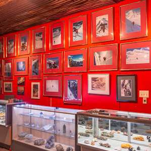 Mineral museum and mountaineering exhibit dedicated to Warren Harding