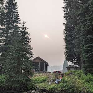 Mad Fox Riverside Cabin