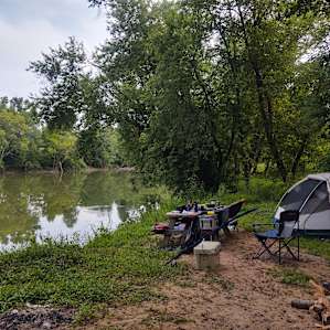 Secluded riverside camping.
Surprisingly few bugs, especially for early August!