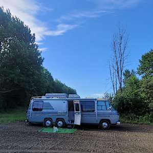 This camp is right in front of the future private lake. That is why it is not on grass yet. It was not a problem for our Old 1975 Motorhome