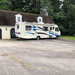 Peaceful Retreat with 5 Car Garage