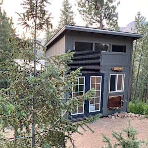 Secluded Rustic Glam Artist's Cabin