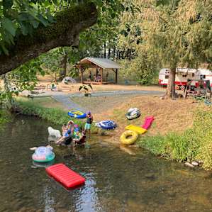 Campground w/kitchen & showers