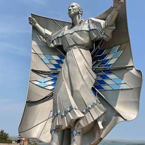 Dignity Statue overlooking the Missouri