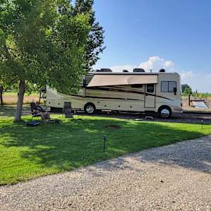 Digital Nomad Paradise! RV & River