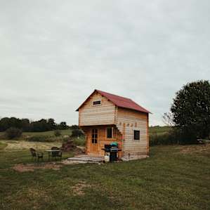 This Bunkie is perfectly situated for easy driving right up to the door if you needed.