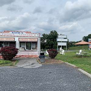 soft serve shop on the way to town