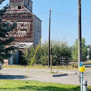 Tiny Yellowstone River Town