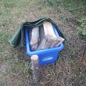 The firewood available for purchase was top-notch super-dry wood. Easy to split into smaller pieces. Along with the paper in the welcome bin, we had a nice fire in no time. The water bin available made putting out the fire safely a cinch.