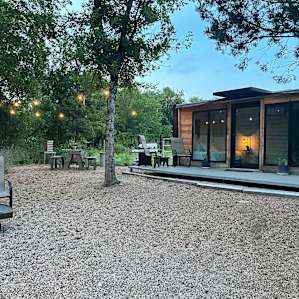 Cabin on the Creek.Hico