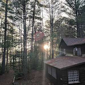 Sweet cabin (Schuyler lake is one of the rooms in this)