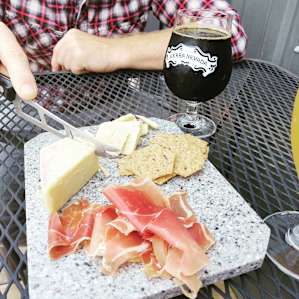 Travelers Rest (only 10 mins away) offers many food and drink options.