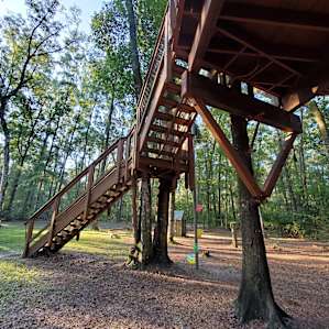 Treehouse Cabin Retreat