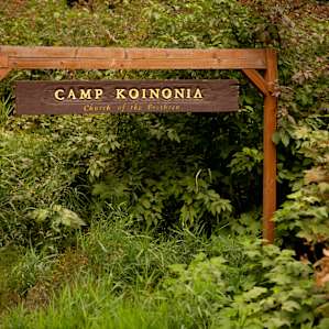 The sign to know you are turning down the right road. From here there are other signs to follow to where you need to check in with the host.