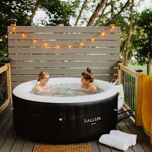 One of the best selling points of this treehouse stay is the hot tub right on the deck outside of the tent. It was nice to sit after it got dark, have a drink & listen to the nature around us.