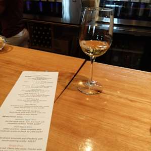 So many wineries to choose from! We counted at least 10 in the immediate area!