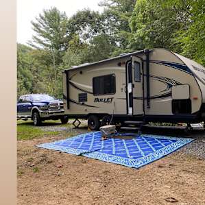 Dark Ridge Hide Out/RV Full Hook Up