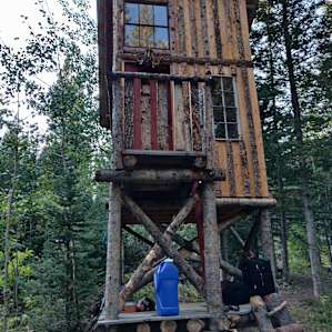 Sherwood Creek Quaint Treehouse