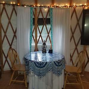 Yurt Glamping & Breakfast