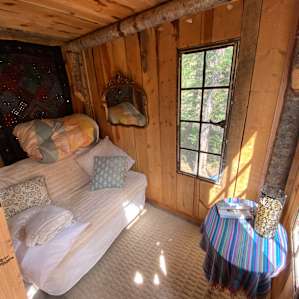 Sherwood Creek Quaint Treehouse