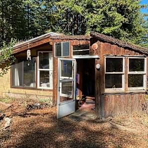 El Nido Cob Cabin