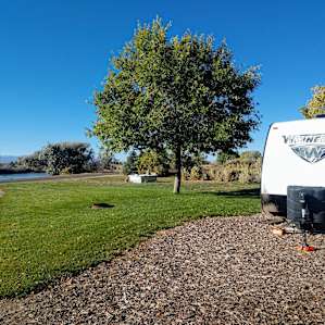 Digital Nomad Paradise! RV & River