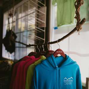 They got some comfy lookin sweat shirts in the gift shop.
