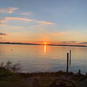 Neuse River Waterfront w/ electric