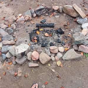 There was this huge fire ring which i use as reference for pictures.