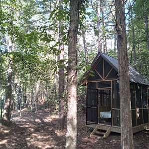 Pondside Tiny Cabin Retreat