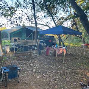 No paved road but easily accessible even with a pop-up