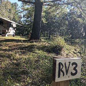 Bass Pond Full RV hookup site