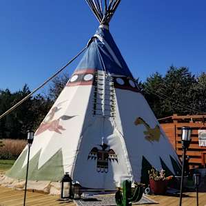 TIPI CREEK GLAMPING-Crazy Horse