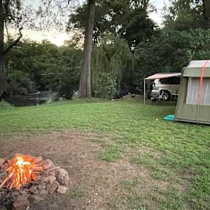 Riverrock, Bucketts Mountains