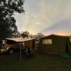 Riverrock, Bucketts Mountains