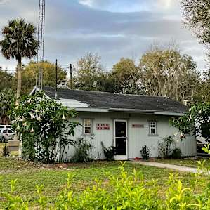 Bathrooms, coffee, refrigerator, washer and dryers, and hang out.