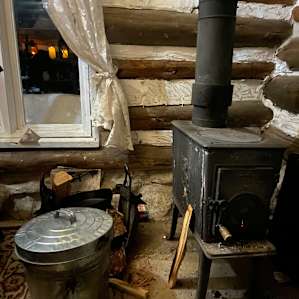 La Luna Rustic Cabin