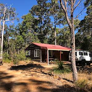 Gnarawary Lodge Bush Cabins