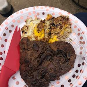 Steak and eggs 🍳🥩 - perfect camping breakfast before hiking around.