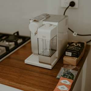 Nespresso machine and a fully equiped kitchen