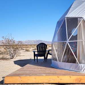 *WONDER DOME Glamping w/ KING BED!*