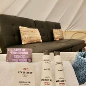 Glamping tent amenities