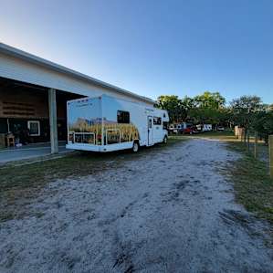 Serene farm stay on Bell Oaks Ranch