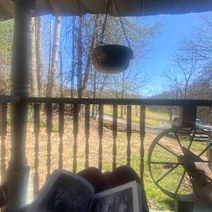 Homestead Hideaway, Livin N Past