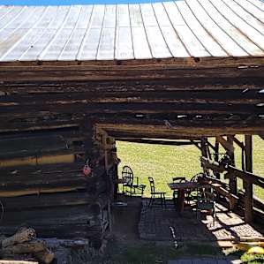 Homestead Hideaway, Livin N Past