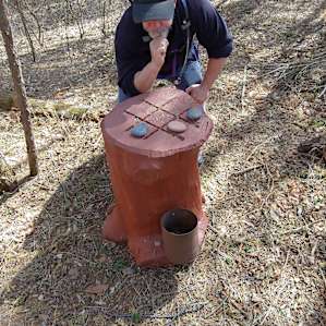 Tic tac toe on a hike break